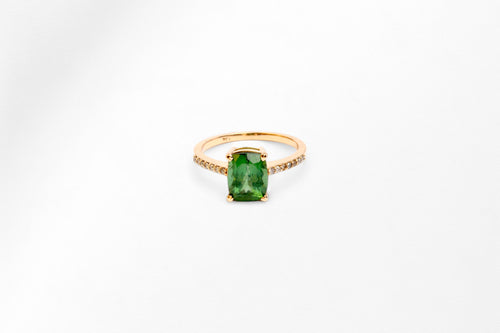 Green Elegance, with radiant Diamonds